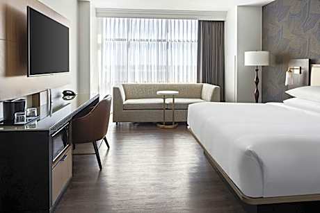 Pure (R) Wellness Guest Room, 1 King, Sofa Bed