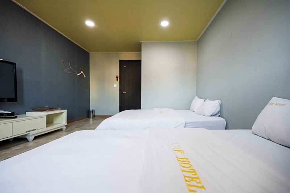 B&F Hotel