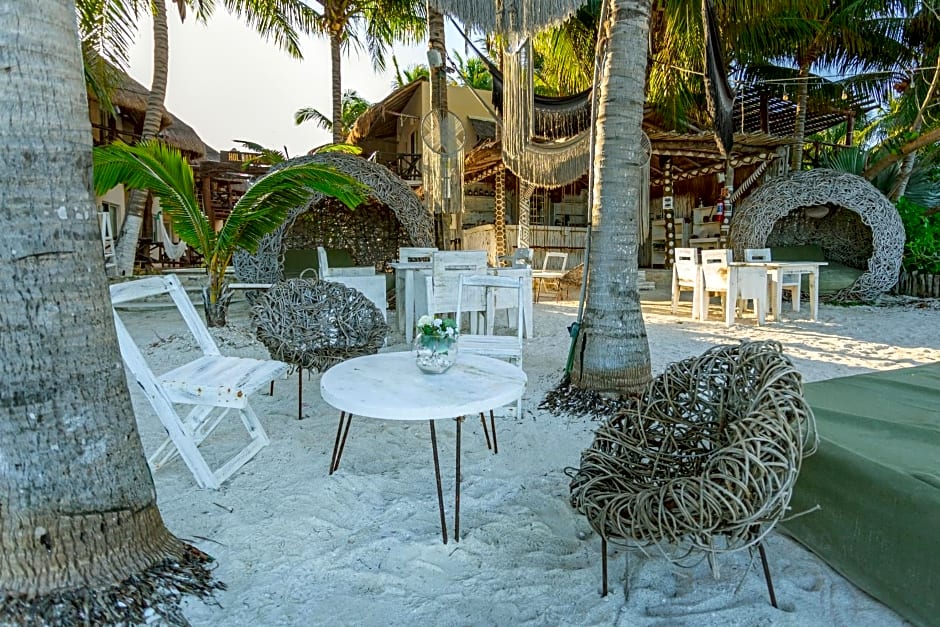 Holbox Dream Beachfront Hotel