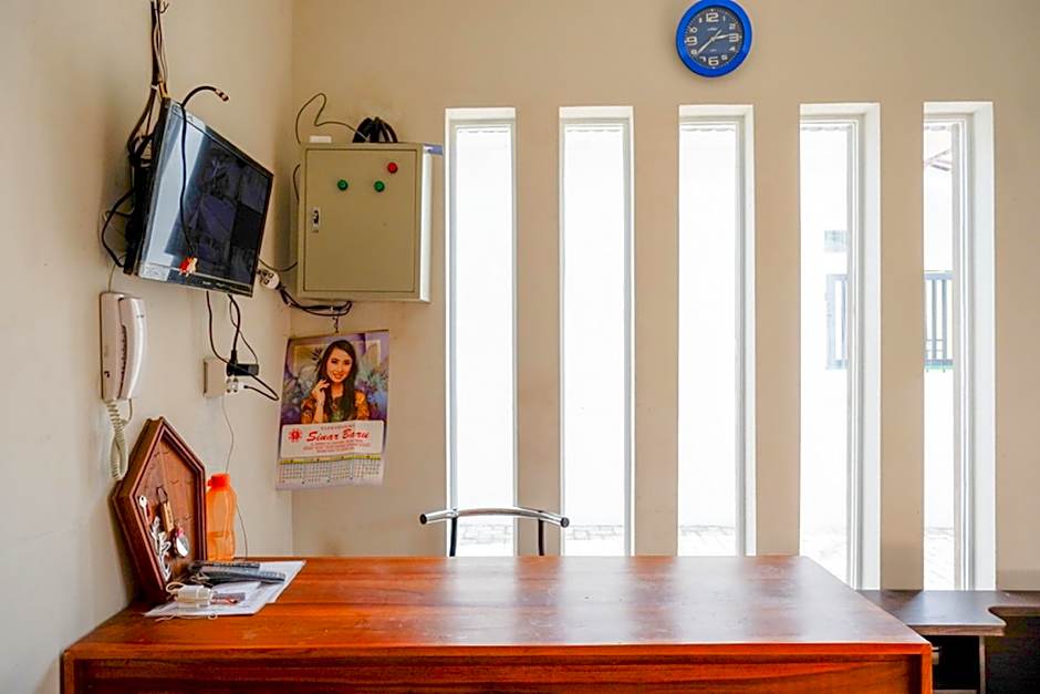 RedDoorz Plus Syariah near Stasiun Tegal 2