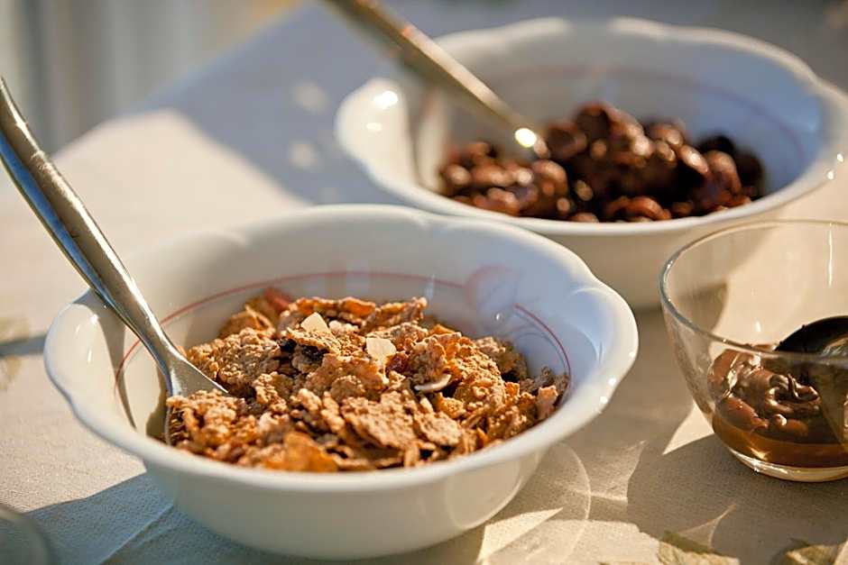 Anelia Boutique Studios & Apartments