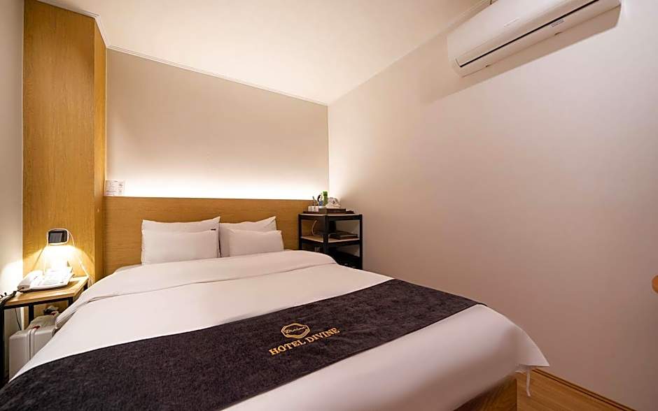 Gwangju Chungjangro Divine Hotel