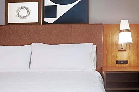 Queen Studio Suite with Two Queen Beds - Mobility Access Tub/Non-Smoking