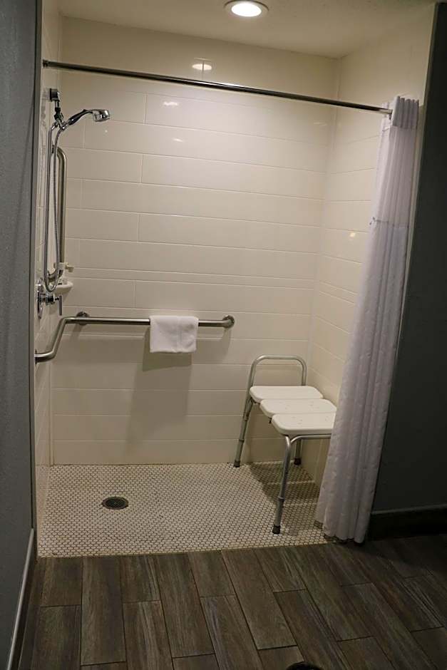 La Quinta Inn & Suites by Wyndham Chicago Gurnee