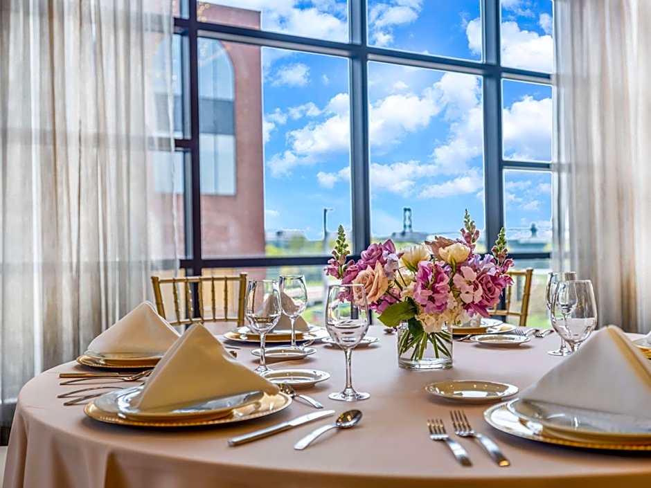 Homewood Suites By Hilton Toledo Downtown