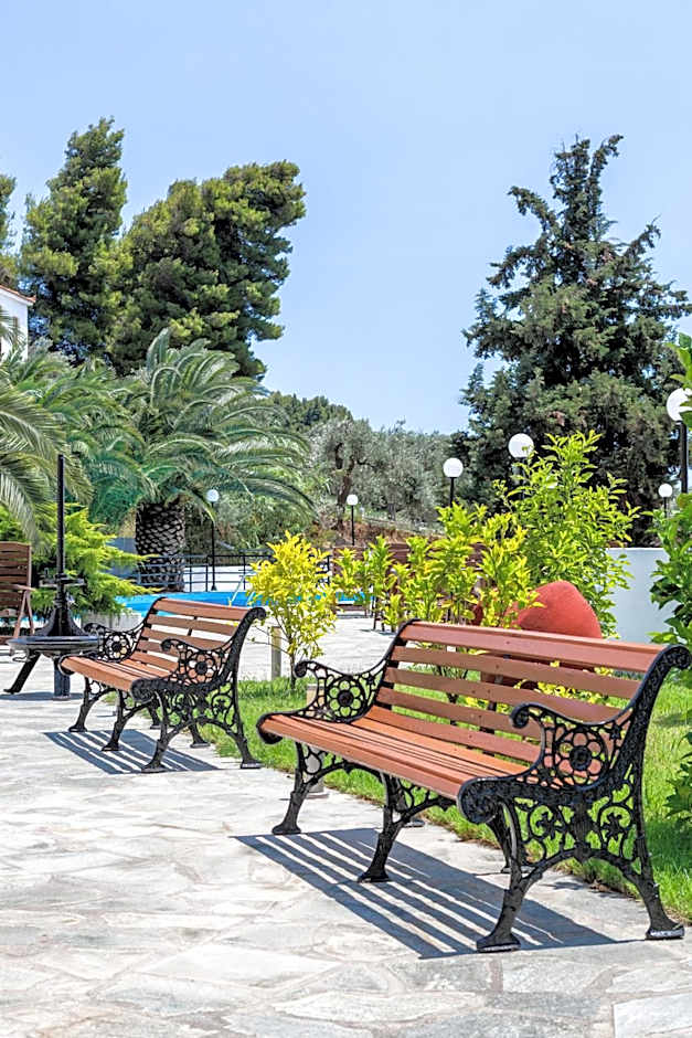 Stafylos Suites & Boutique hotel