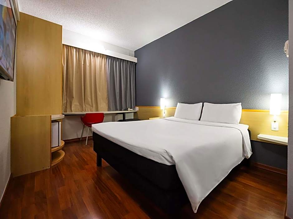 Ibis Santo Andre