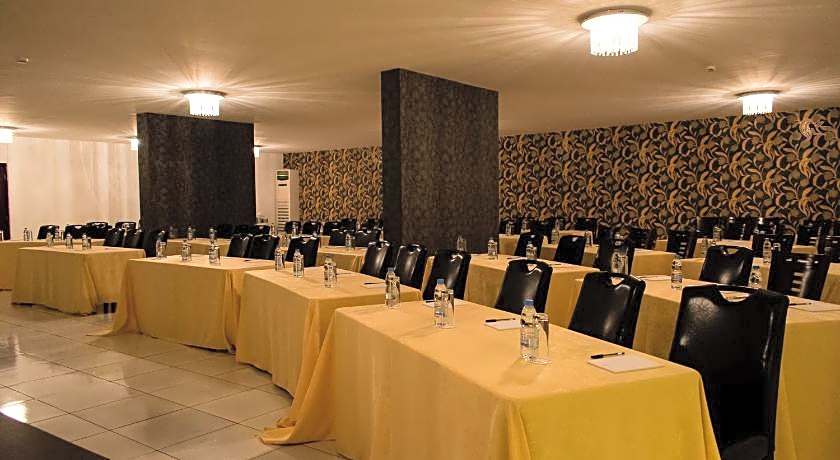 Al Murjan Palace Hotel