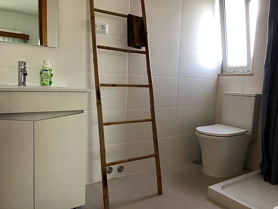 AZORES HOLIDAYS HOUSE -B&B - Suites - Self Check-in KEYBOARD