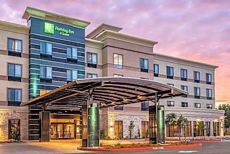 Holiday Inn & Suites Silicon Valley - Milpitas by IHG