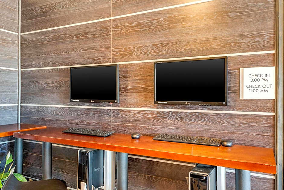 Econo Lodge Pueblo North