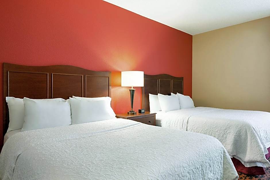 Photo 1 of 4 of 2 Queen Beds, Mobility Accessible, Bathtub
