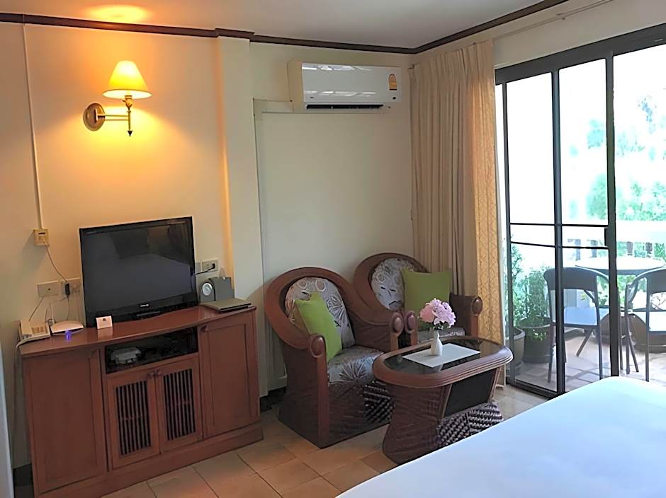 Surin Bay Inn (East Sun Properties Co., Ltd.)