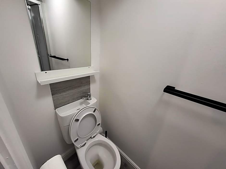 Premier Studios Nottingham - Tring Vale