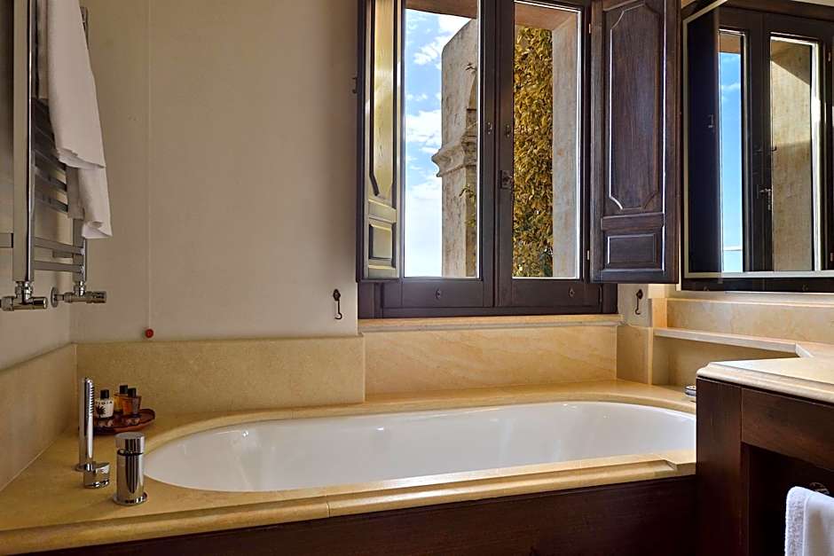 Monastero Santa Rosa Hotel & Spa