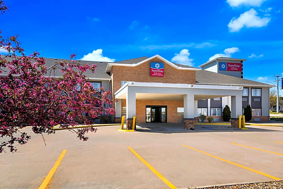 SureStay Plus by Best Western Topeka Northwest