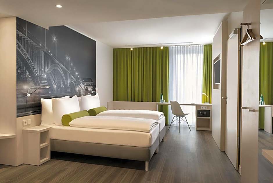 Super 8 by Wyndham Mainz Zollhafen