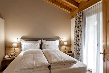 Deluxe Double Room South with Balcony