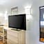 Quality Inn & Suites Columbus West