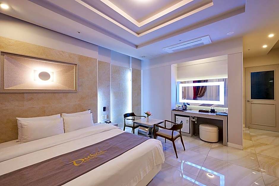 Dubai Hotel