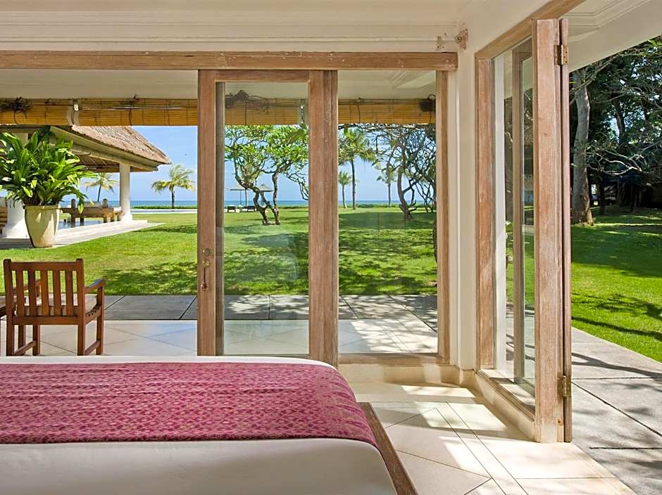 Villa Atas Ombak