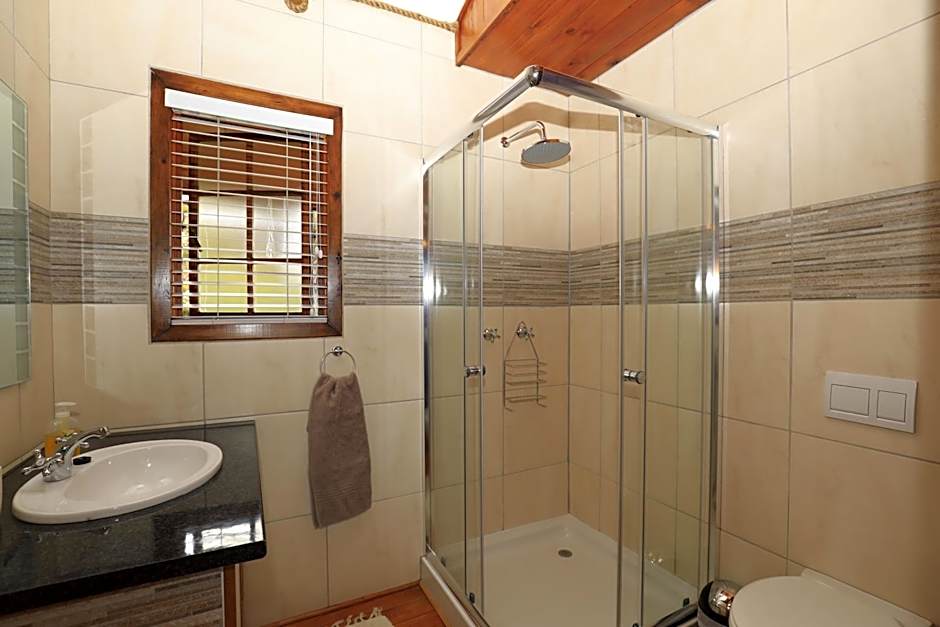 Big Tree House Lodge