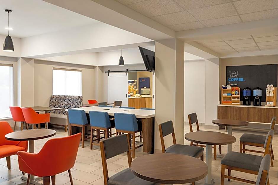 Holiday Inn Express Syracuse Airport By IHG