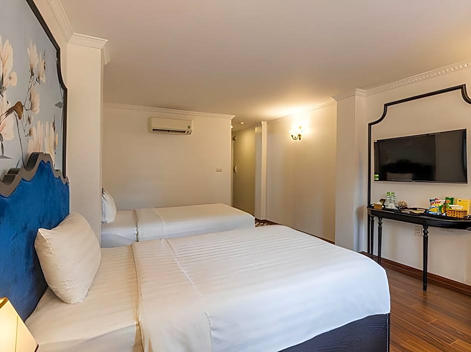 Hanoi House Hotel & Travel