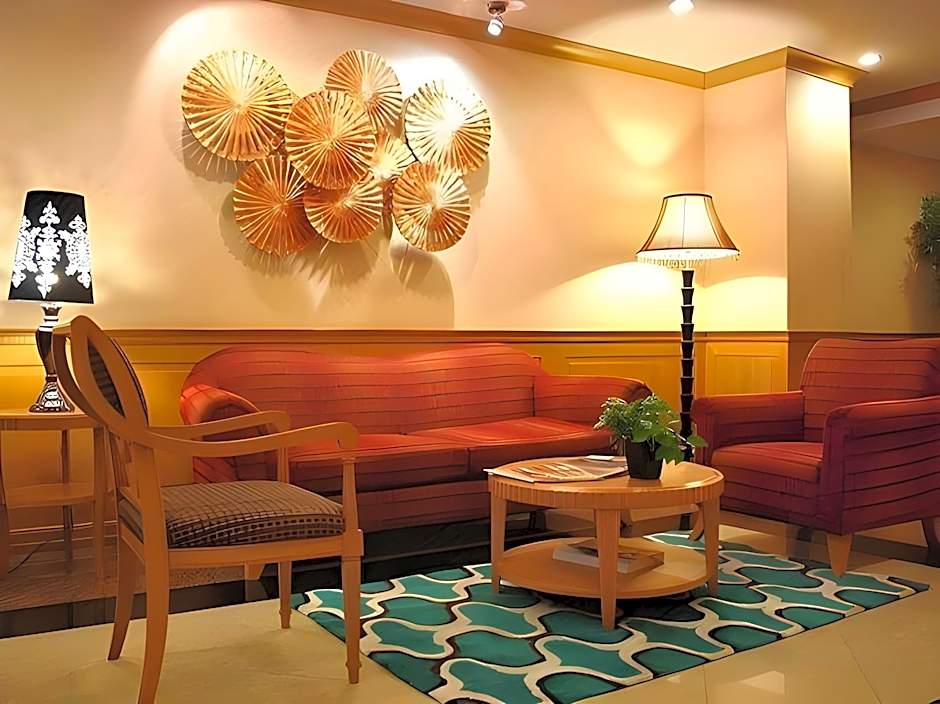 Admiral Suites Bangkok by Compass Hospitality