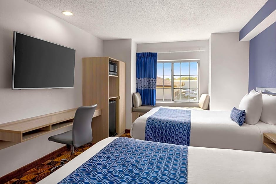 Microtel Inn & Suites By Wyndham Lincoln