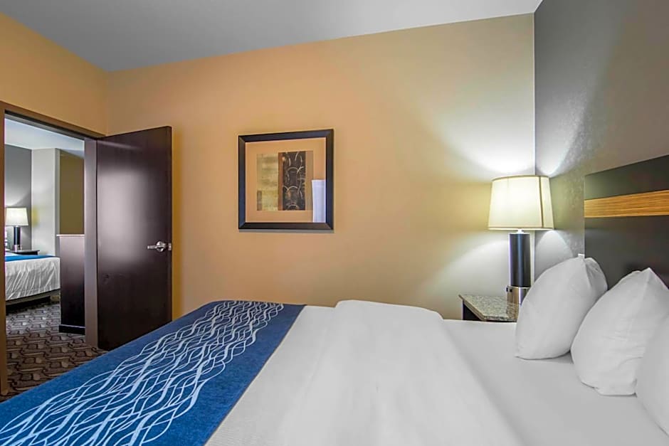 Comfort Inn & Suites