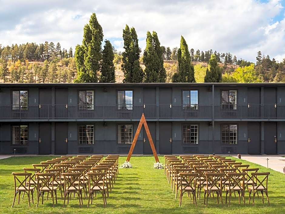 High Country Motor Lodge - Near NAU and Downtown