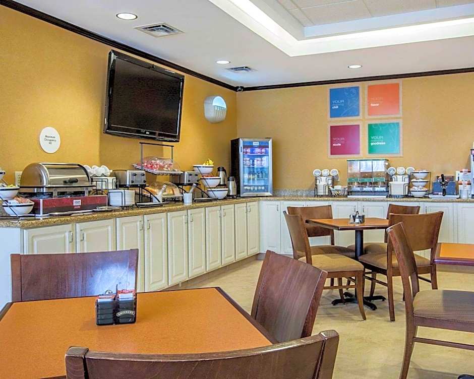 Comfort Inn and Suites adj to Akwesasne Mohawk Casino