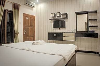 Prime Adisucipto Hotel