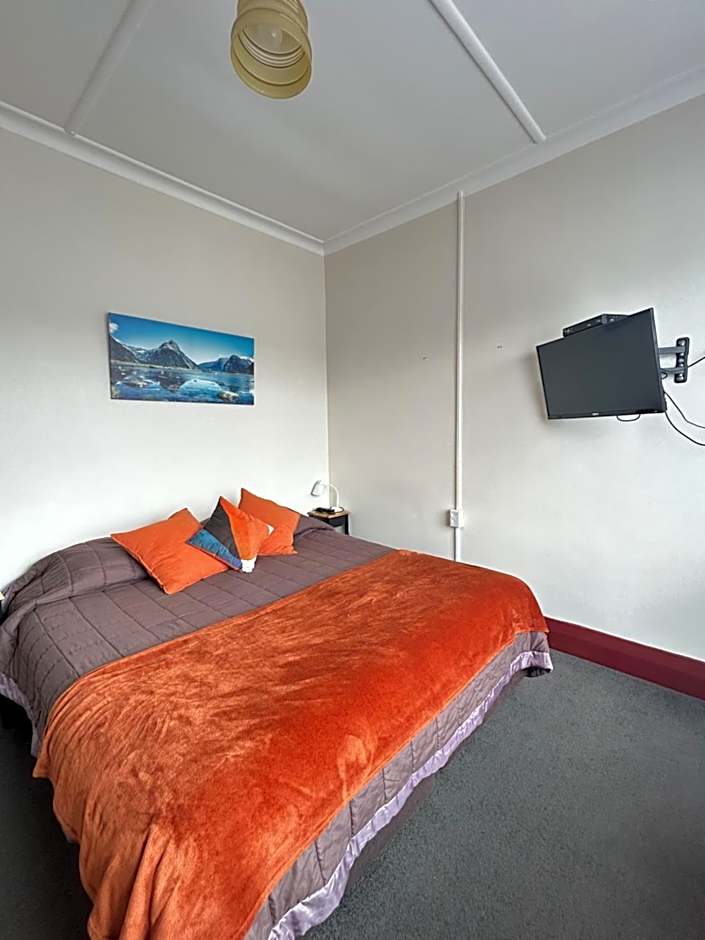 Beaumont Hotel and Holiday Park