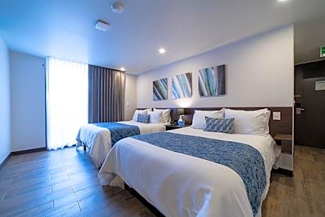 Deluxe Suite with Spa Bath