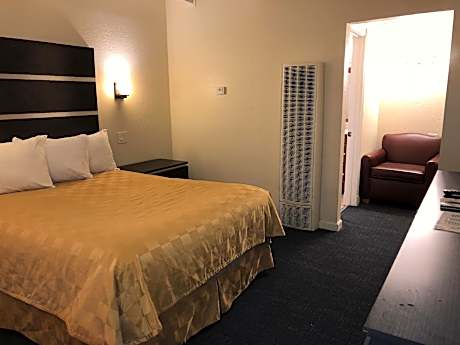 Deluxe King Room