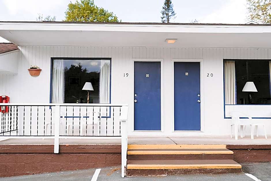 Blue Moon Motel