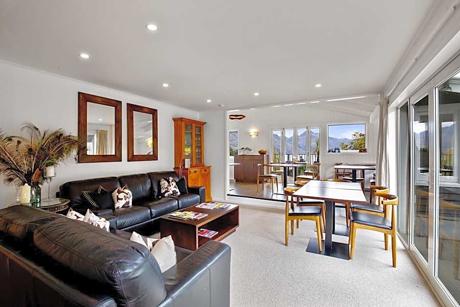 Queenstown House Bed & Breakfast and Apartments