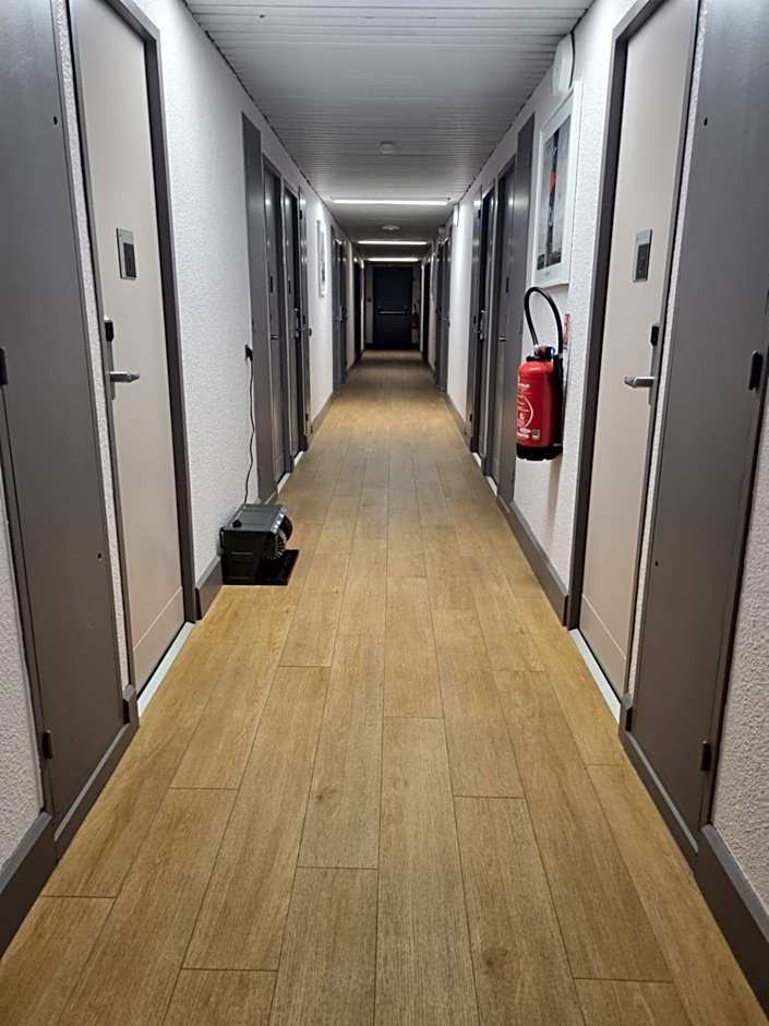 ACE Hotel Travel Fabregues - A9 Montpellier Sud