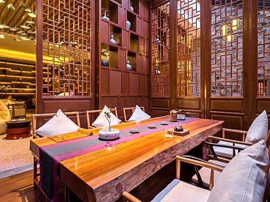 Tiangang Xiyue Hotel (Ningbo Haishu Railway Station Lishe International Airport Branch)