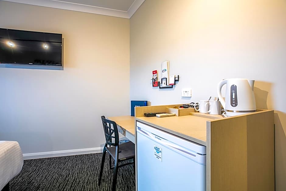 Nightcap at Hendon Hotel