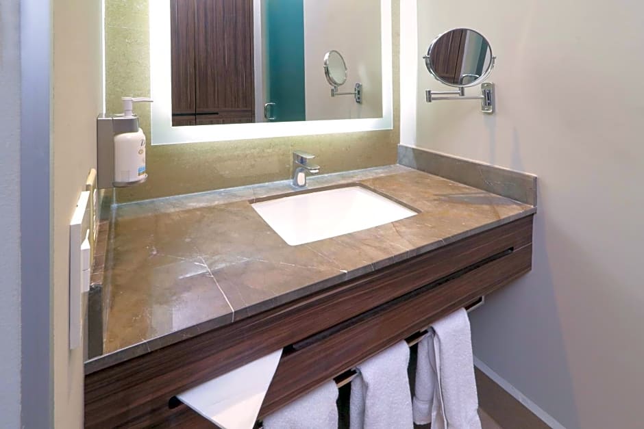 Holiday Inn Express & Suites Monterrey Valle By IHG