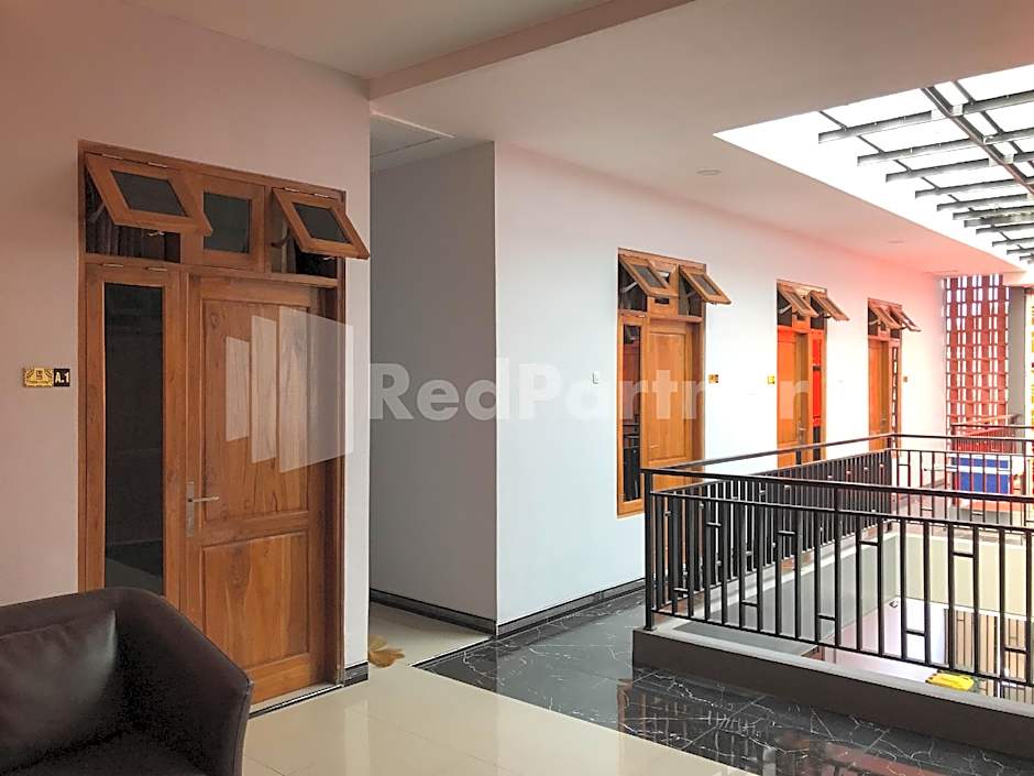 Salim Living RedPartner