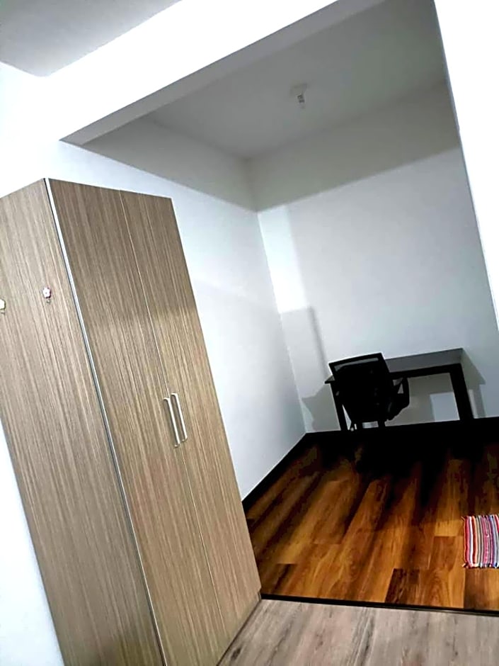 OYO HOME 90768 Flo Inn Motel