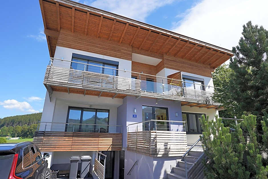 Elinas Mountain Views