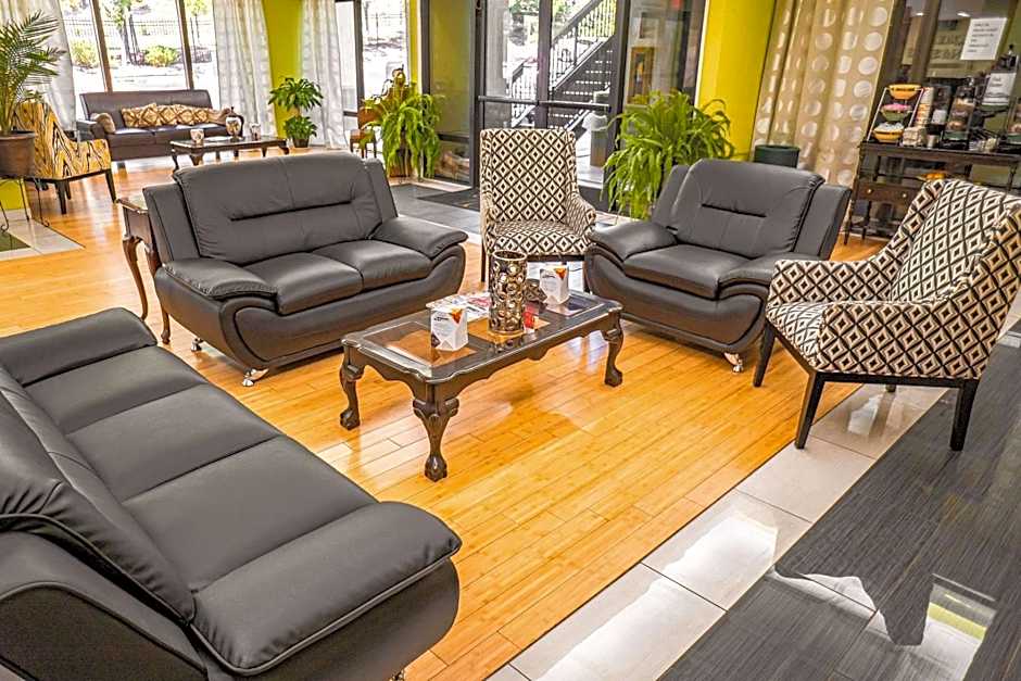 Quality Inn & Suites Near Six Flags - Austell
