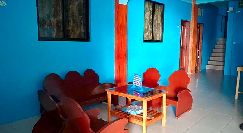 RedDoorz @ July's Haven Seaside Pension Camiguin