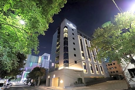 Dongdaegu Station Eastern Hotel