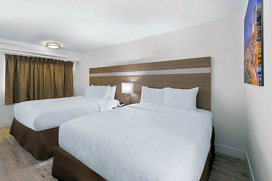 Clarion Pointe Kennesaw Town Center